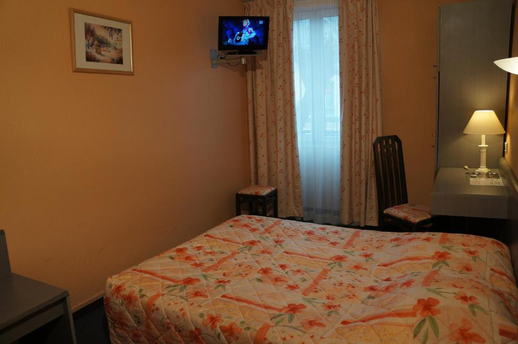 Hotel A La Grace De Dieu Brie-Comte-Robert Esterno foto